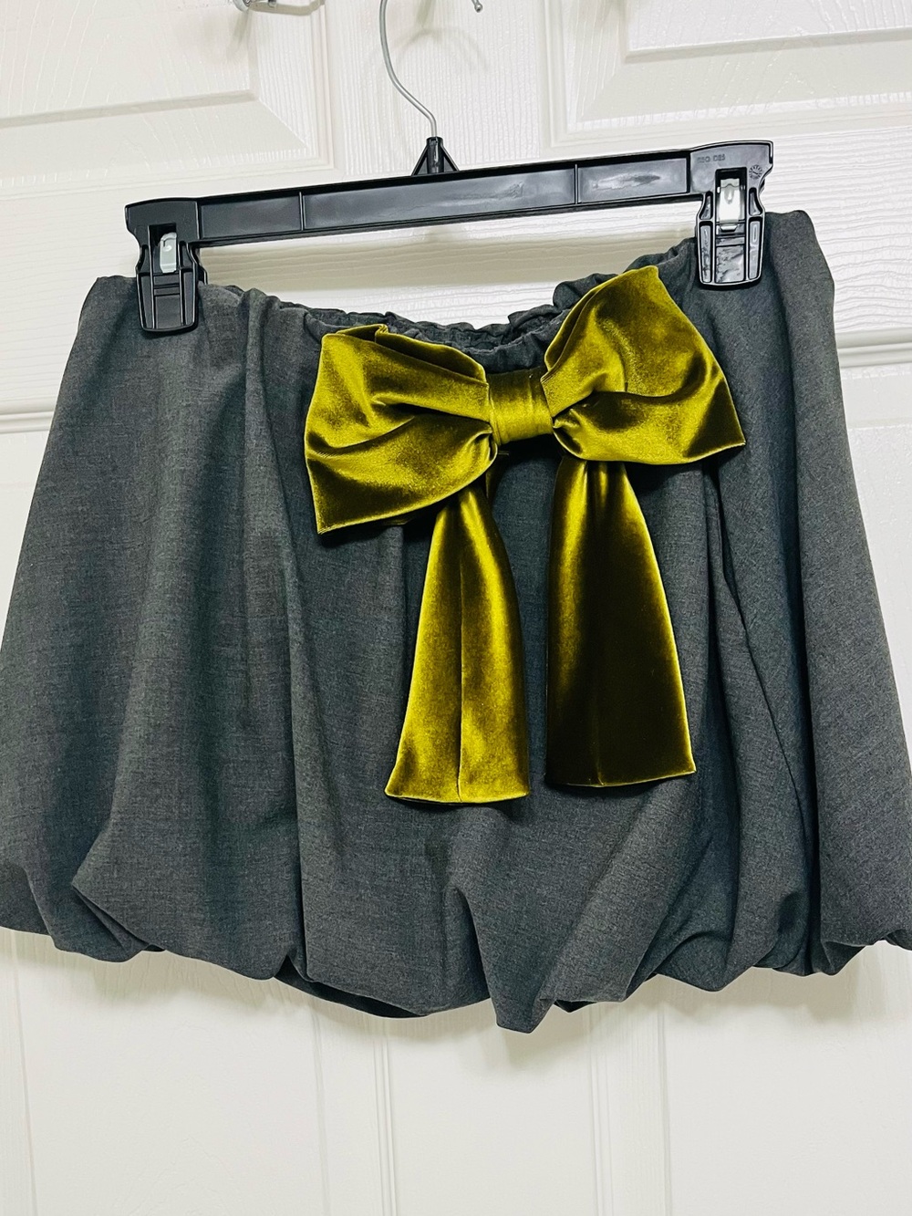 ZARA Bubble Skirt with Olive Velvet Bow. Size M